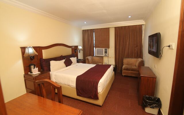 Oyo 11647 Hotel Metro