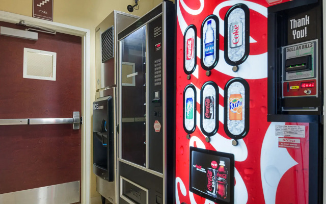 Holiday Inn Express & Suites Olathe South by IHG