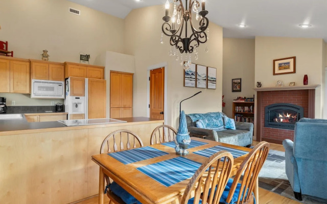 The Three Sisters Walk to Downtown Sisters