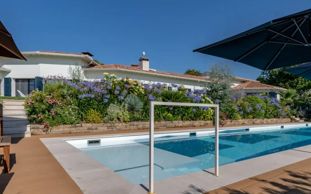 Charming Green and Blue Villa by Wonderful Italy