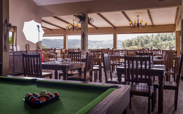 7 Cascades Restaurant Bar & Lodges