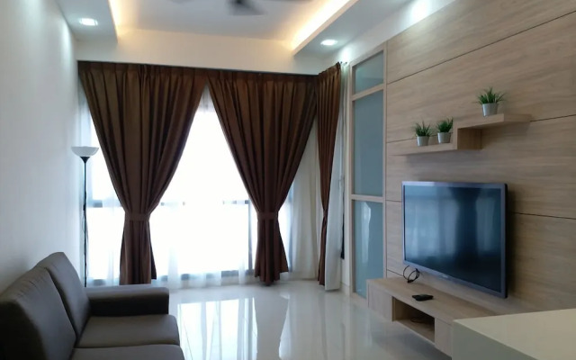 Dashing 1BR Next To Surian MRT 31