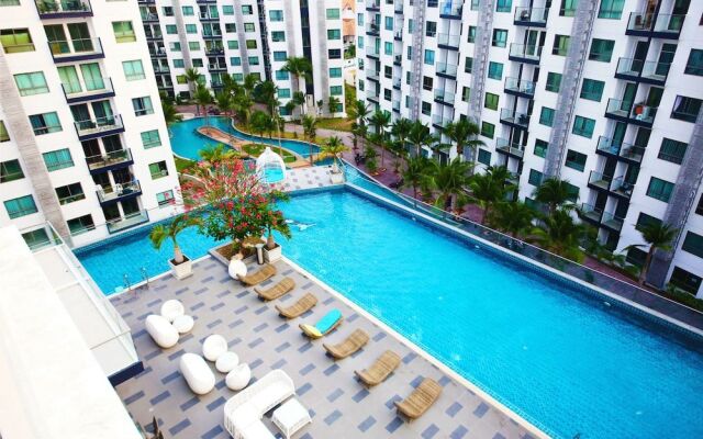 Arcadia Waters Condo Resort Pattaya