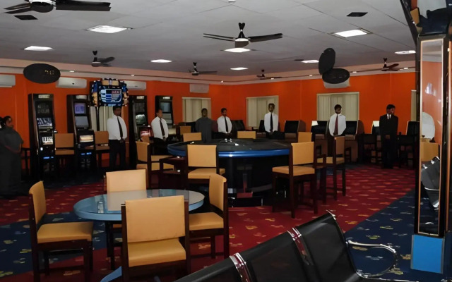 Ratna Hotel