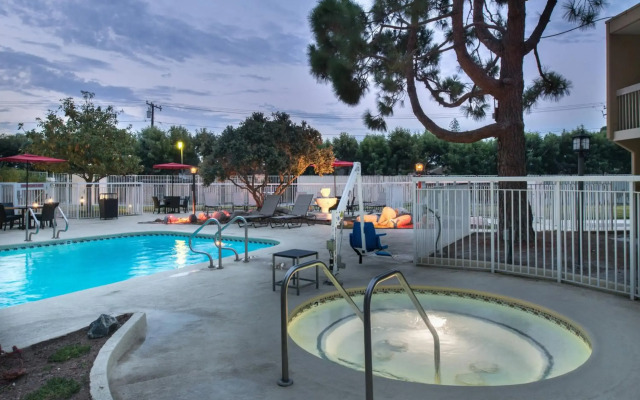 Courtyard Oxnard Ventura