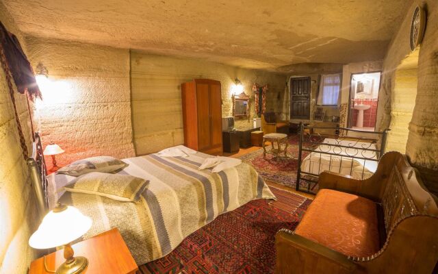 Oriental Cave Suites