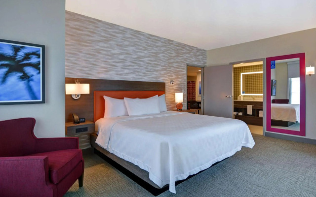 Home2 Suites by Hilton Orlando at Flamingo Crossings