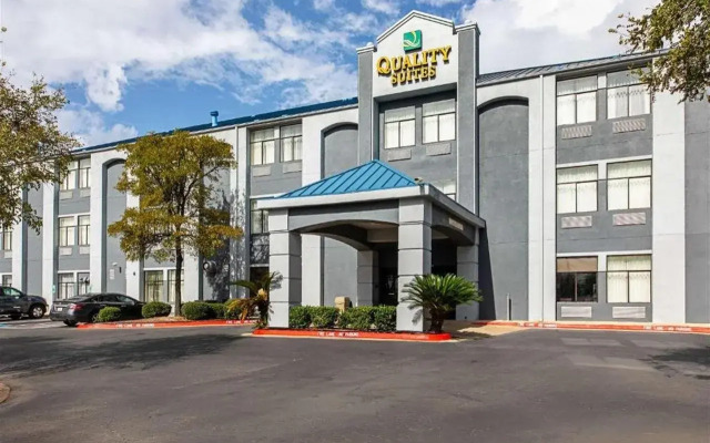 Quality Inn & Suites Airport