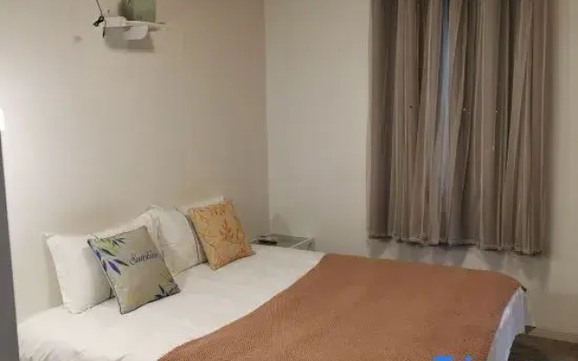 Jingyue Hotel (Nanbin Road Yangtze River Cableway)