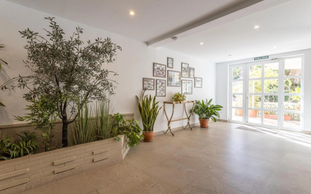 Bright and Spacious 2 Bed Apt