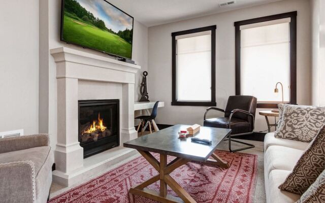 3780 Blackstone Drive Townhouse by RedAwning