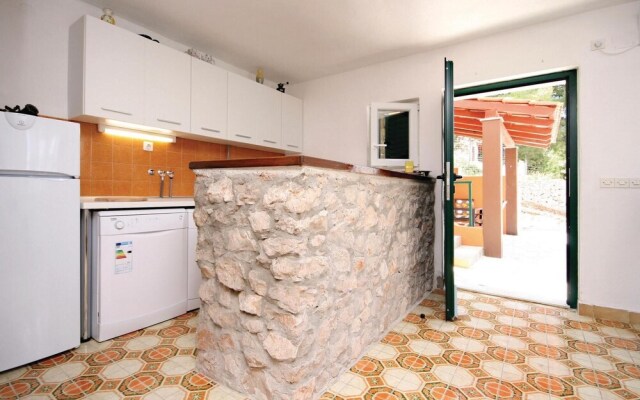 Stunning Home in Sparadici With Wifi and 2 Bedrooms