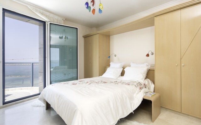 Luxurious 2BR with Panoramic Sea View