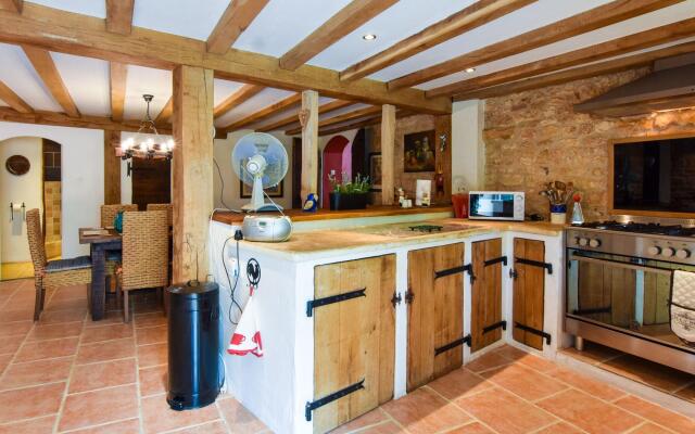 Cozy Holiday Home in La Foret-de-tessé With Private Pool