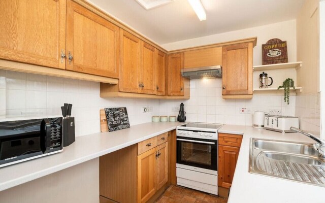 Clubhouse Cottage - Stylish 2 bed pet Friendly