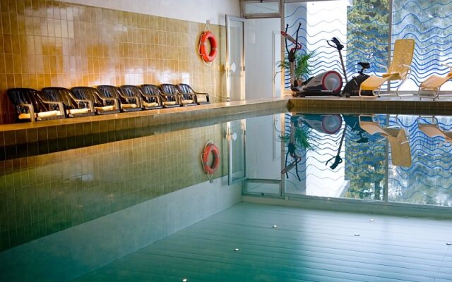 Hotel Cresta