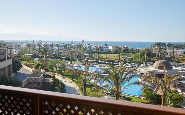 Minoa Palace Resort