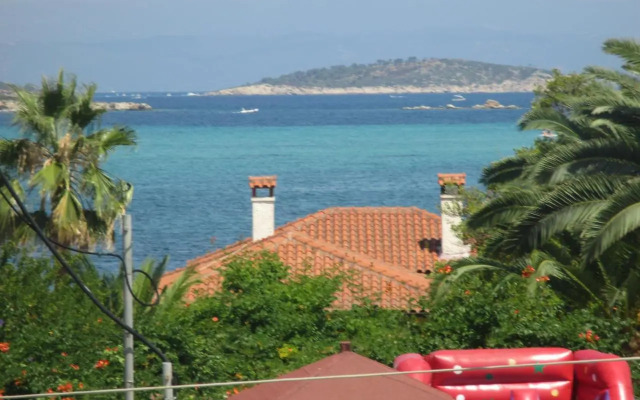 Maistros Holiday Homes