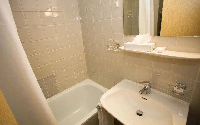 Becozy Self Check-in & Pop-up Hotel