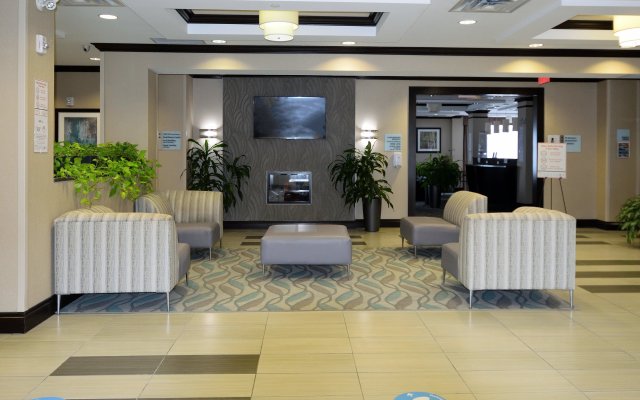 Holiday Inn Express & Suites Ottawa East - Orleans, an IHG Hotel