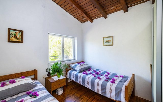 Nice Home in Sali With 2 Bedrooms and Wifi