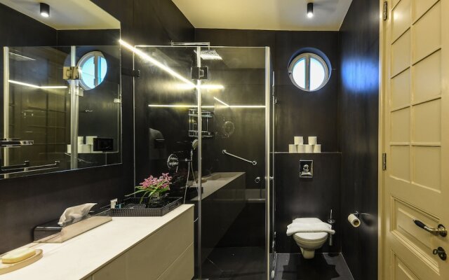 The Pearl of Jaffa Lux Apt by Sea N Rent