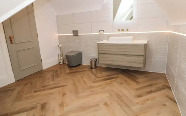 Netherdale Penthouse