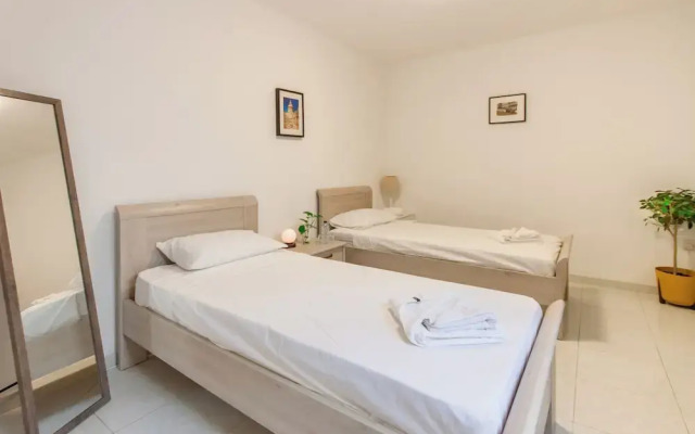 Villa Swieqi with shared rooms 5