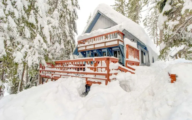 Quintessential Tahoe Cabin