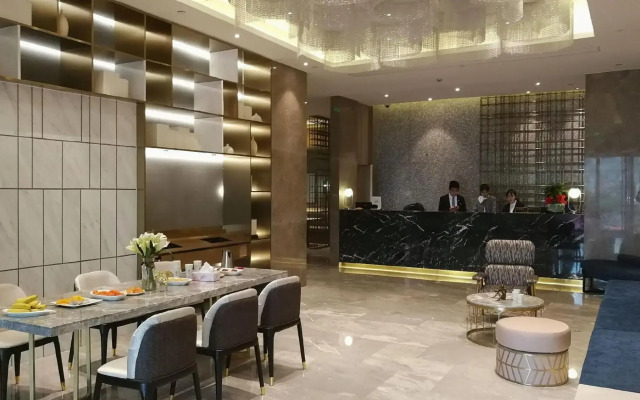 Orange Select Hotel(Shanghai National Exhibition and Convention Center Jiuting)