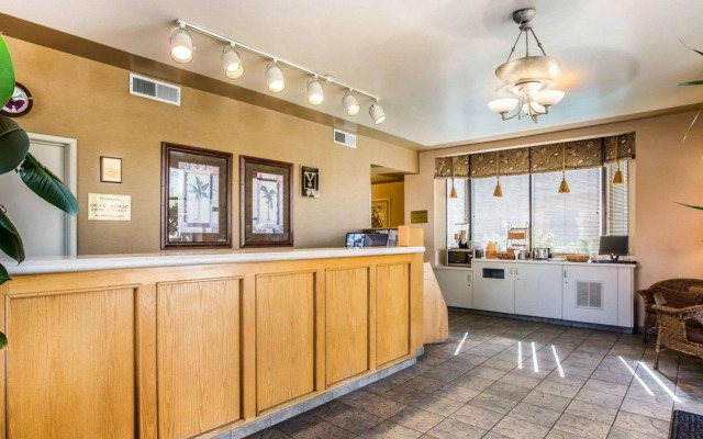 California Inn and Suites Bakersfield