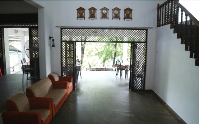 Field View Holiday Resort Hotel