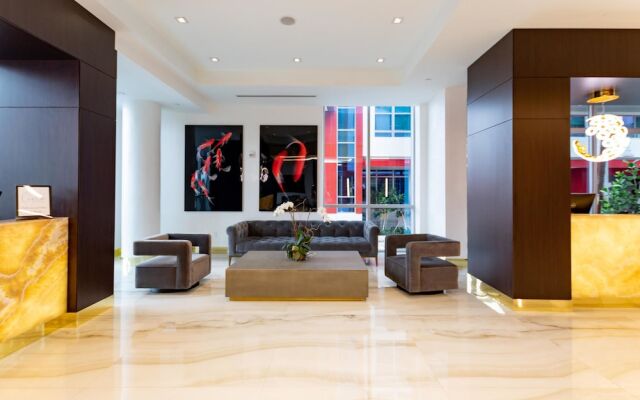 CH Deluxe Apartments  by MDR