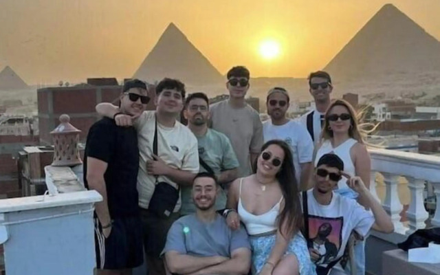 Pyramids stars view Inn