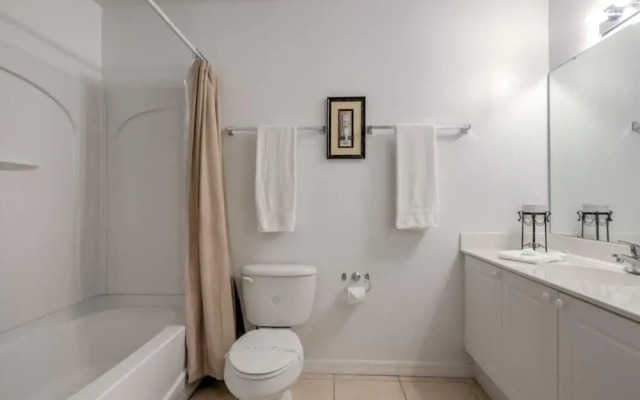 Jame's Club Cortile Condo