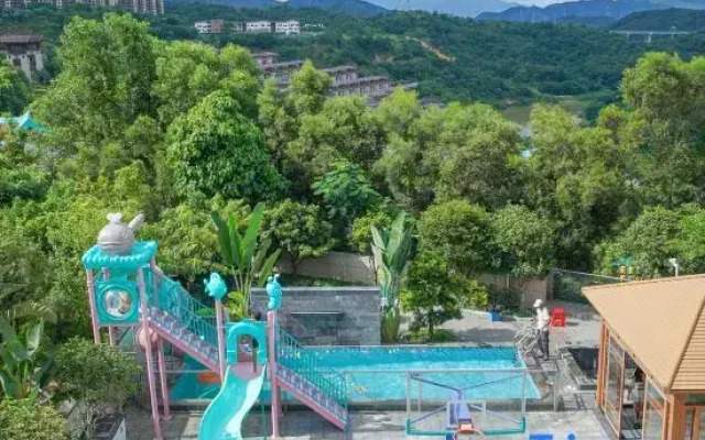 Fogangle Valley Phoenix Hot Spring Slide Pool Villa