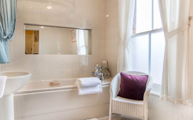 Creston Villa Guest House