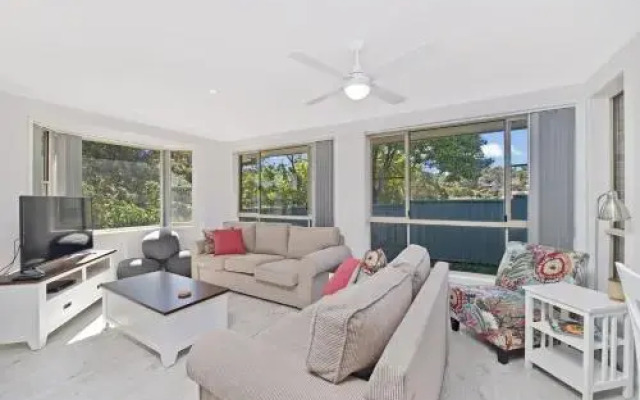 Aqualuna at Lighthouse Beach, 8 Capalla Court,