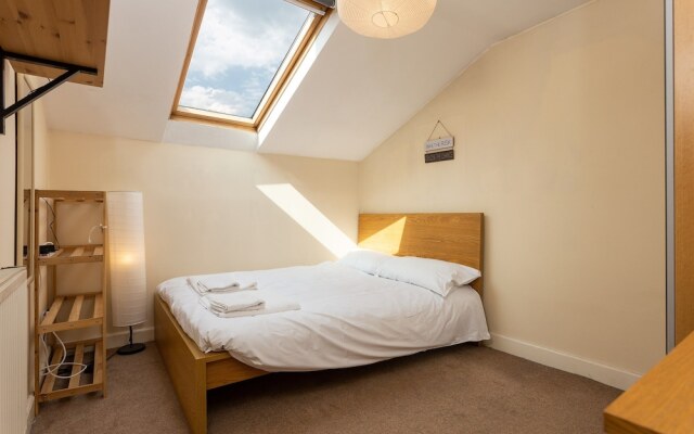 2 Bedroom Apartment in Dalston