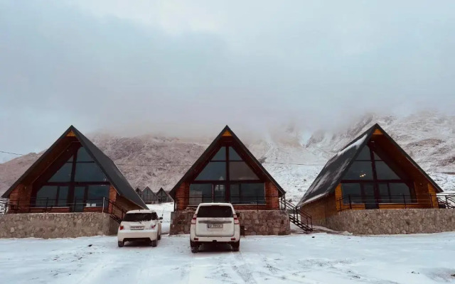 Kera cottages kazbegi