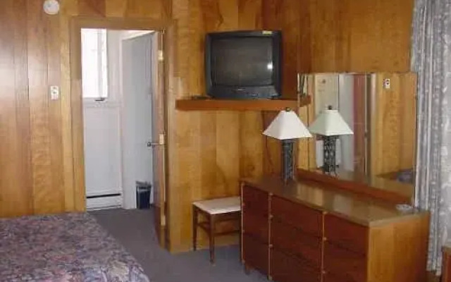 Lighthouse Inn at Pine Point