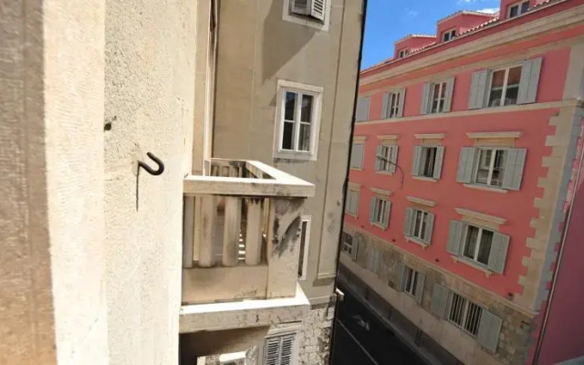 Deluxe Apartment Lutetia