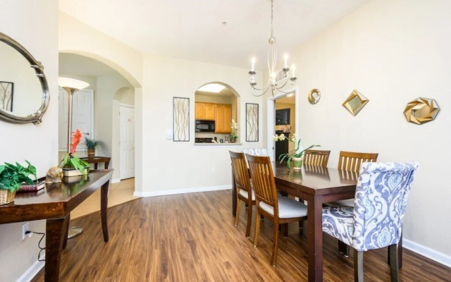 Beautiful Deluxe Condo, Vista Cay - 3023