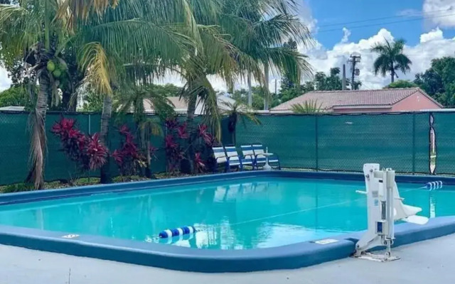 Hollywood Gateway Inn