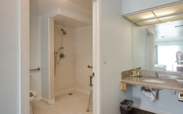 Pacifica Beach Hotel