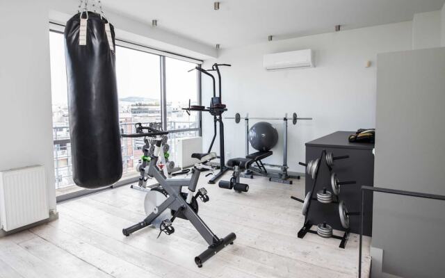 Penthouse w 360 View of Athens and Gym