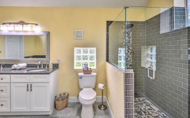 Family Home: Walk to Downtown & Stetson Univ!