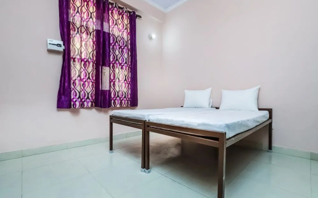 OYO LIFE NOD467 Sector 135