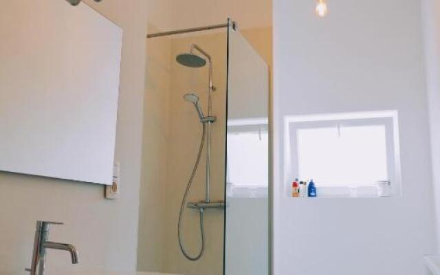 130sqm appartment with 20sqm terras and free parking