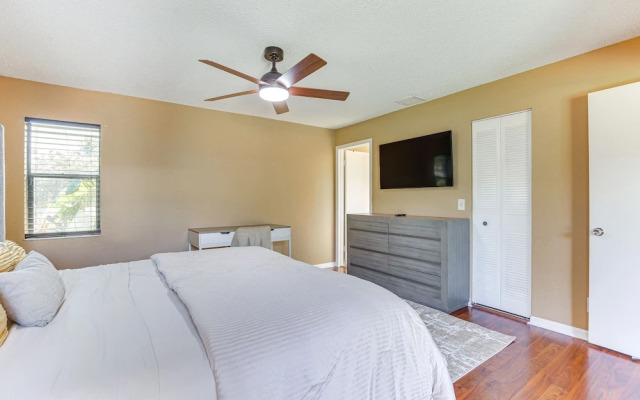 Near Beaches: Pet-friendly Sunrise Escape w/ Patio